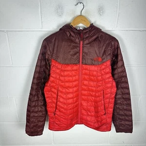 Chaqueta The North Face Para Hombre Pequeña Roja Puffer Thermoball Aislada TNF Exterior - Imagen 1 de 11