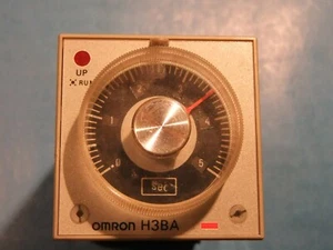 OMRON   H3BA-8 Source: 200/220/240VAC Contact: 5A 250VAC Timer  ( Japan ) - Picture 1 of 4