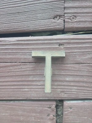 古董品牌铁字母T无手柄螺丝2 1/2x3古董 — 第 1/4 张图片