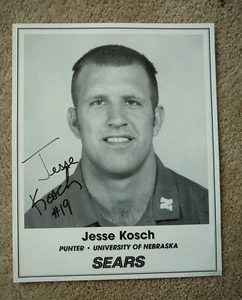 JESSE KOSCH SIGNED 8x10 s/w FOTO - NEBRASKA CORNHUSKERS PUNTER 1994 - 1997 - Bild 1 von 4