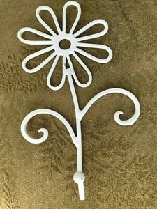 White 7" Metal Daisy Flower Flower Figurine Decor Hook Hanger - Picture 1 of 1