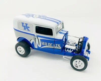Kentucky Wildcats Football 1932 FORD SEDAN Street Rod 1 of 300 UK Diecast - Image 1 of 4