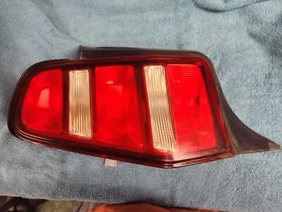 Luz trasera LED del lado izquierdo del conductor Ford Mustang 2010 2011 2012 OEM Foto 1 de 2