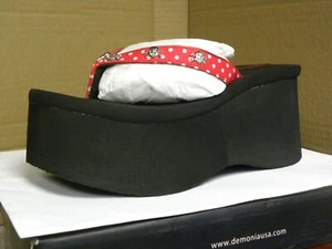 Demonia FUNN26 3.5" Black Chunky Platform Flip Flops Sandals Womans Shoes Size8 - Picture 1 of 3