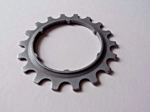 *NOS Vintage 1980s Campagnolo B18 Aluminium 18t Italian freewheel cassette Cog* - Picture 1 of 5