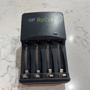 GP Re Cyko+  Rechargeable Battery Charger - Picture 1 of 2
