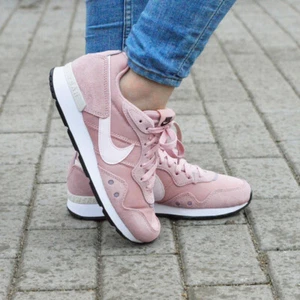Nike Venture Runner CK2948-601 Women's Sneakers - Picture 1 of 3