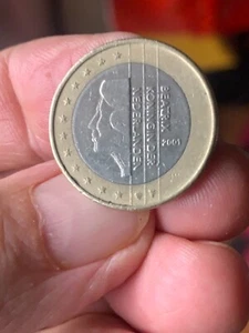 MONETA  DA 1 EURO - BEATRIX KONINGINDER  - 2001  - circolate - RARA - Foto 1 di 3