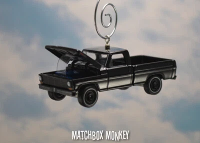 Stile Vintage 1967 Ford F-100 Pick-Up Camion Natale Ornamento 1/64 Adorno F100 - Immagine 1 di 4