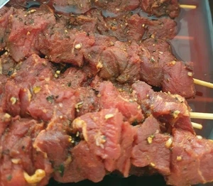 Hüftspieße Spieße vom Rind Rindfleisch Rinderhüfte frisch vom Bauern € 29,90/kg - Bild 1 von 1