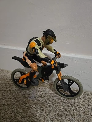 "Figura de acción y bicicleta ACTION MAN Mountain Bike Extreme 12"" con misil y casco" Foto 1 de 4
