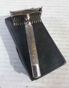 PEERLESS Safety Razor wi case--Unusual Brand--th - Picture 1 of 7