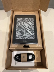 Amazon Kindle Paperwhite (10th Generation) 32GB, Wi-Fi - with ads - Picture 1 of 4