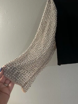 MSK 黑色耸肩/夹克,带网眼亮片袖子。 — 第 1/4 张图片