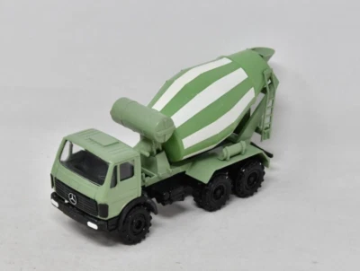 Camion Mercedes 2222 Betonneuse - Conrad - 1/50 - Immagine 1 di 2