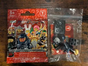 LEGO Series 7 Collectible Minifigures 8831 Galaxy Patrol NEW Open Retail Package - Picture 1 of 2