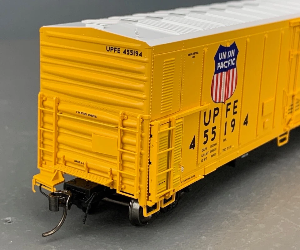 HO InterMountain R-70-15 Mechanical Reefer UPFE #455194 34751-14 - Image 1 of 4