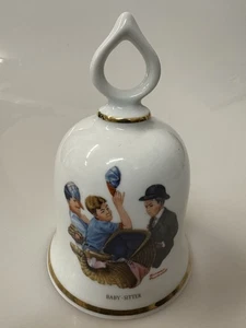 De colección Norman Rockwell Bell "Baby-Sitter" (1979) Danbury Como Nuevo 5.5” W Alemania - Imagen 1 de 3