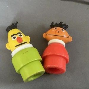 De colección Fisher Price Little People Plaza Sésamo Bert & Ernie (dañado) - Imagen 1 de 3