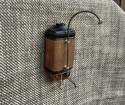 Винтажные миниатюры кукольных домиков расписной металлический немецкий водонагреватель для ванной 1:12 - Изображение 1 из 4