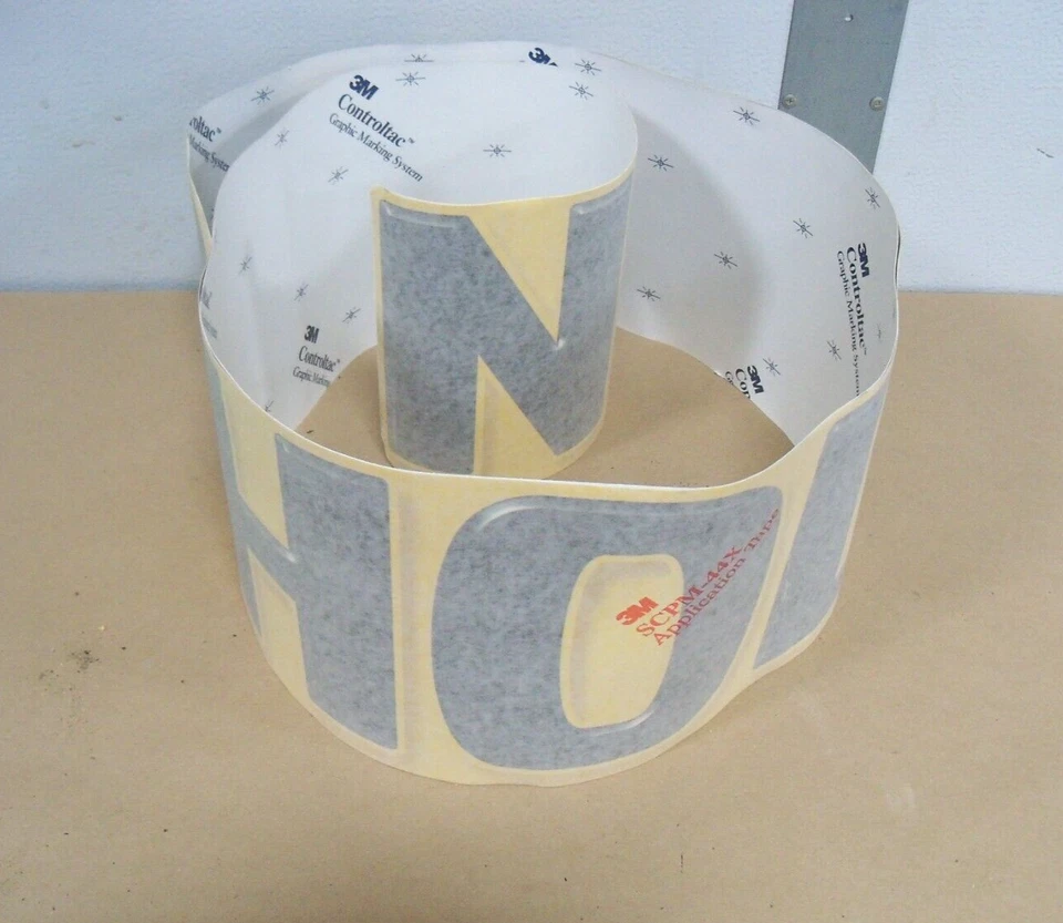 Calcomanía grande New Holland-7-1/2" x 66"-ideal para Mancave Foto 1 de 2