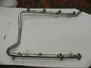 98-03 Mercedes W208 CLK430 Fuel Rail - Foto 1 di 1