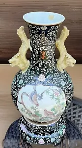 CHINESISCHE VASE FAMILLE NOIRE DRACHE DOPPELOHR SYMBOLE VÖGEL FLORAL PASSENDER STÄNDER - Bild 1 von 20