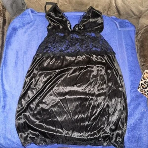 Sexy spitze & seidig schwarze knielange Unterwäsche. Größe XS oder Small - Bild 1 von 1