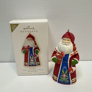 HALLMARK 2009 SUECIA SANTAS ALREDEDOR DEL MUNDO RECUERDO LIMITADO ADORNO DE NAVIDAD - Imagen 1 de 11