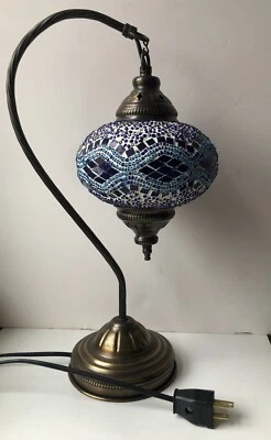 Lámpara de luz nocturna con cuello de cisne de mosaico marroquí hecha a mano para uso en EE. UU. Foto 1 de 3