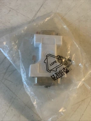 Micro Connectors DVI Analog Female 530-3474-01 ,SC1389 (WYZ) - Image 1 of 4