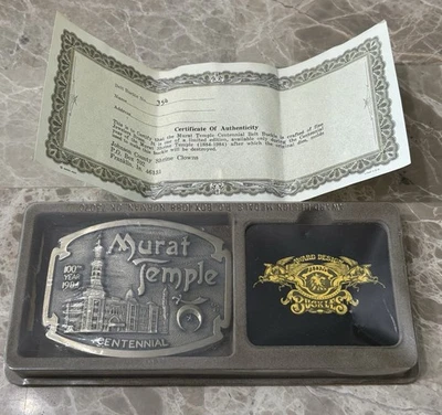Nuevo/Sellado Shriners Murat Temple 100 Años Centenario 1984 Hebilla de Cinturón de Latón Certificado de Autenticidad Foto 1 de 4