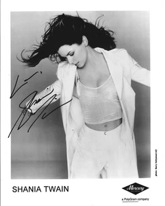 Foto Promocional Oficial Shania Twain REAL FIRMADA A MANO 8x10" Certificado de Autenticidad País Autografiado - Imagen 1 de 2
