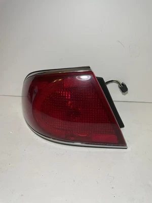 Lámpara de luz trasera lateral del conductor Buick Lesabre LH 2000-2005 OEM. 16525071 Foto 1 de 4