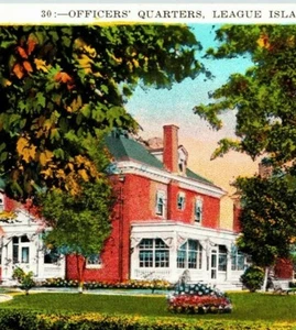 Postal del Centenario de Sesqui 1926 Exposición Cuartos de Oficiales de Patio Naval.  - Imagen 1 de 3