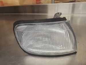 LUZ DE ESTACIONAMIENTO ESQUINA LATERAL DERECHA NISSAN ALTIMA 95  - Imagen 1 de 9