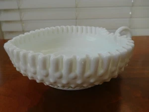 Vintage Fenton Milchglas Nägel Rüschenrand Schleife Griff Herzform Süßigkeitenschale - Bild 1 von 3