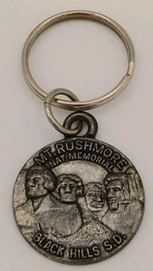 Mt. Rushmore National Memorial South Dakota Metal Souvenir Keychain, Keyring - Picture 1 of 2