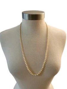 Collar de Perlas Monet Vintage Graduado 28" Largo Crema Anudado - Imagen 1 de 6