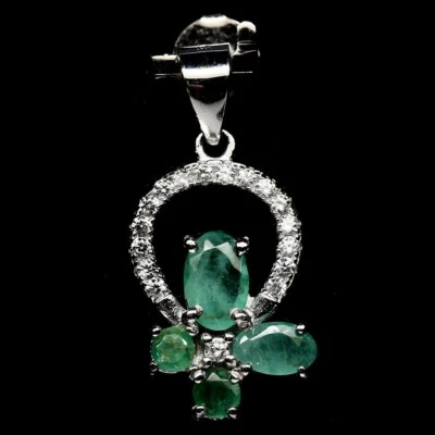 Ciondolo Di Argento Con Un Bello Disegno Con Pietre Smeraldo E Zirconi - Immagine 1 di 3
