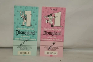 ZWEI DISNEYLAND 24. JUNI 1993 EINTAGESKASS TICKETS ERWACHSENE & KINDER - Bild 1 von 3
