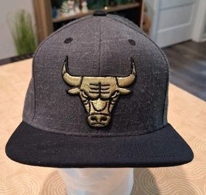 Chicago Bulls NBA Adidas Snapback Mütze grau/schwarz/gold Basketball Jordan schön - Bild 1 von 9