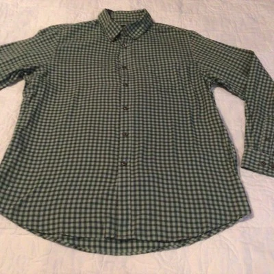  Van Heusen Mens Shirt Size Large (16-16 1/2) Button Up Long Sleeve Green Plaid - Image 1 of 4