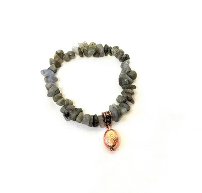 Blue and Green Labradorite Stone Chips Elastic Stretch Bracelet with a Copper He - Image 1 of 4