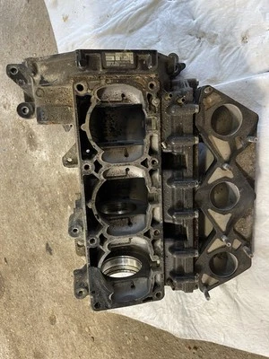 yamaha waverunner gp1200 xl12 xlt1200 OEM ENGINE MOTOR CRANKCASE CRANK CASES SET - Image 1 of 4