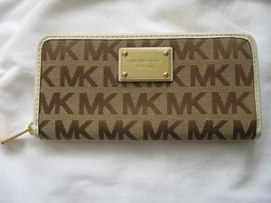michael kors wallet women used  Item has some spots SEE PHOTO - Picture 1 of 5