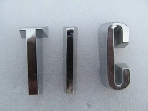 1958 Pontiac station wagon tail gate T I C letters NOS GM - Bild 1 von 3