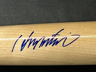 HIDEKI MATSUI Signed Autograph Auto Rawlings Baseball Bat BECKETT STICKER - Image 1 of 4