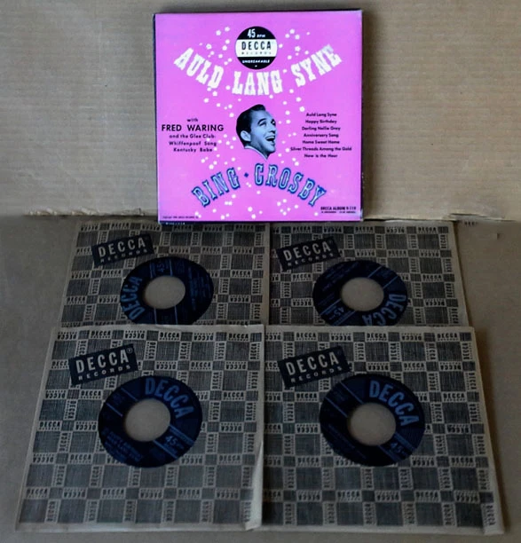 BING CROSBY - AULD LANG SYNE -  DECCA  LABEL - (4) 45'S - BOX SET  - 1950 - Image 1 of 1