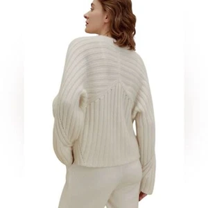 NWT Neiwai White Ivory Mohair Blend Ribbed Crewneck Sweater Size Small Reg. $315 - Picture 1 of 12